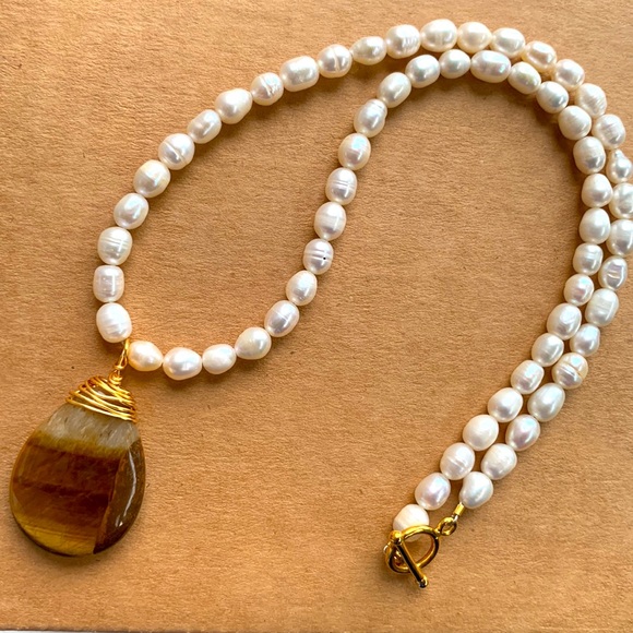 Freshwater pearls Tiger’s eye stone necklace. Golden. 17.5 in - Picture 4 of 4